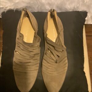 Chinese Laundry Tan Flats with Ruched Design